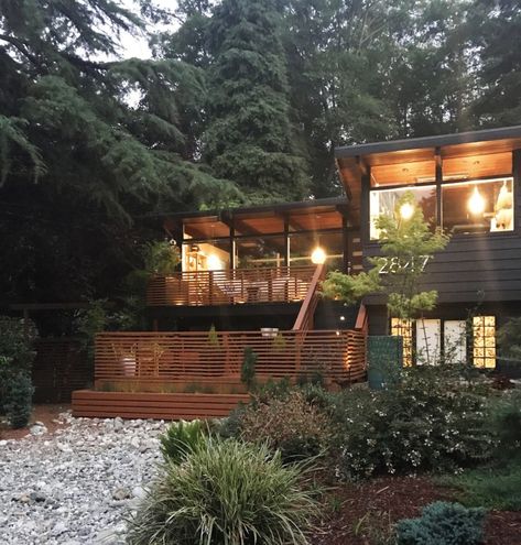 A Writer's Mid-Century House Is an Act ... Scandinavian House Design, Family Houses, 70s House, Modernist Architects, Mid Century Home, Century Home, Mid Century Architecture, Second Story, Mid Century Modern House