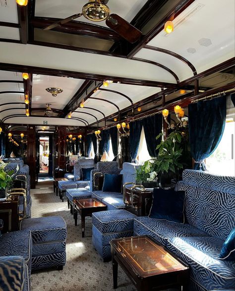 Train Car Interior, Dnd Room, Hotel Costes, Train Adventure, Airstream Interior, House Flippers, Luxury Train, Car Interior Design, Vintage Train