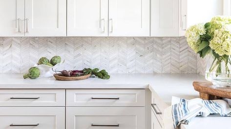 Kitchen Cabinets To The Ceiling, Pattern Backsplash, White Herringbone Backsplash, Cabinets To The Ceiling, Marble Herringbone Tile, Herringbone Tiles, Herringbone Tile Backsplash, Herringbone Kitchen, Marble Tile Backsplash