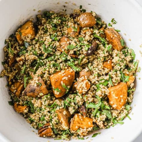 Autumn Quinoa Salad with Sweet Potatoes Sides For Salmon, Chicken Airfryer, Garden Meals, Airfryer Recipe, Ina Garden, Side Dishes For Salmon, Chicken Dinners, Half Baked Harvest, Best Side Dishes