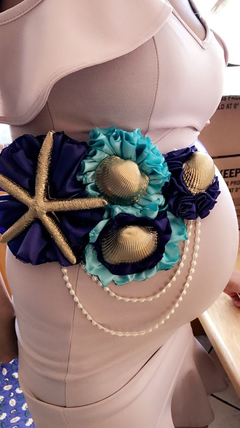 Under The Sea Gender Reveal Ideas, Under The Sea Gender Reveal, Under The Sea Baby Shower Ideas, Beach Baby Announcement, Ocean Baby Shower Theme, Sea Gender, Pregnant Cake, Ocean Baby Showers, Baby Shower Host