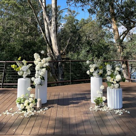 Anna & Jonny’s ceremony setup at @mitcheltonweddings on the most perfect Autumn day 🍃 We were apart of A&J’s day through florals, signage, stationery and styling 🤍 They didn’t have to worry about a thing in terms of the overall look and aesthetic on the day as we: 🫧 designed, created and supplied all signage/stationery and stands on the day 🫧 created all florals on the day. 🫧 set up the candles and styling items on tables 🫧 menus in order for Mitchelton staff to place 🫧 personals delive... Wedding Ceremony Pillar Flowers, Green Wedding Signage, Modern Green Wedding, Italian Wedding Ceremony, Latino Wedding, Italian Elopement, Ceremony Styling, Signage Wedding, Wedding 2025