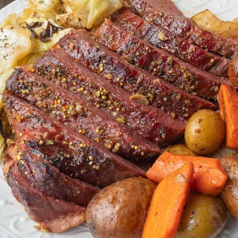 Dutch Oven Corned Beef and Potatoes Dutch Oven Corned Beef, Buttered Potatoes, Irish Foods, Beef Entrees, Slow Cooker Corned Beef, Corn Beef, Brown Food, Irish Cuisine, Potatoes And Carrots