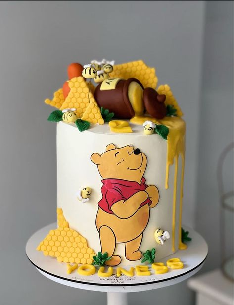 Cake Pooh, Ironman Cake, Cake Designs For Kids, Bee Cake, Cake Friends, Winnie The Pooh Cake, Baby First Birthday Cake, Dad Birthday Cakes, Pooh Birthday