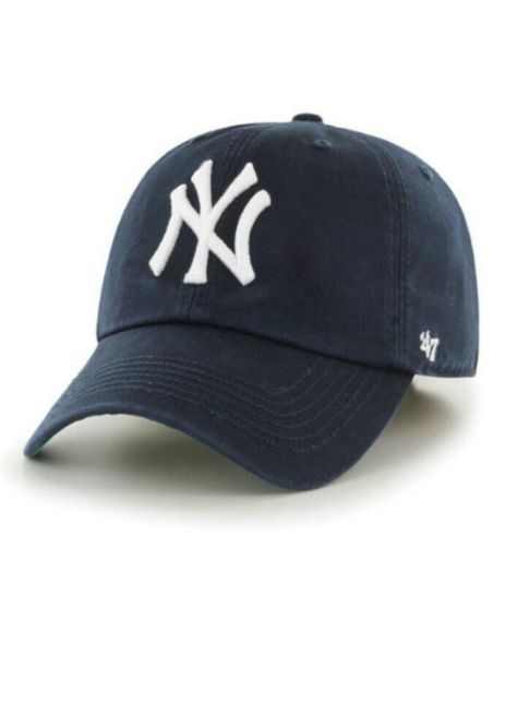 New York Hat, Yankees Hat, Fitted Baseball Caps, Fashion Cap, Club Logo, Fitted Hat, Baseball Jerseys, Lookbook Outfits, New York Yankees