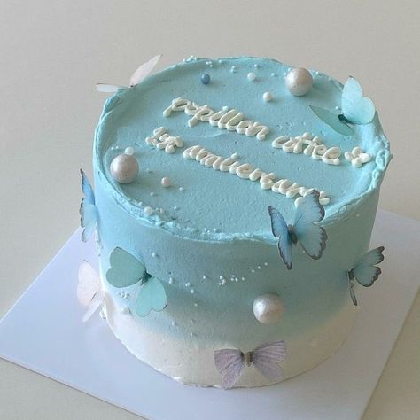 Buttercream Blue Cake, Twin Birthday Cakes, 14th Birthday Cakes, Blue Birthday Cakes, Rainbow Birthday Cake, Simple Cake Designs, Funny Birthday Cakes, Mini Cakes Birthday, Cake Decorating Frosting