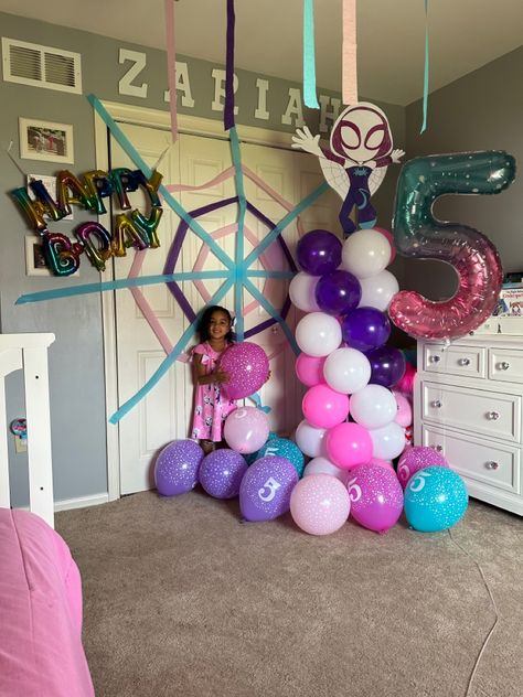 Spider Gwen Balloon Garland, Ghost Spider Party Decorations, Ghost Spider 3rd Birthday, Ghost Spider Birthday Party Invitation, Gwen Spidey Party, Gwen Ghost Spider Birthday Party, Spider Gwen Party Decorations, Ghost Spidey Birthday Cake, Pink Spiderman Birthday Party