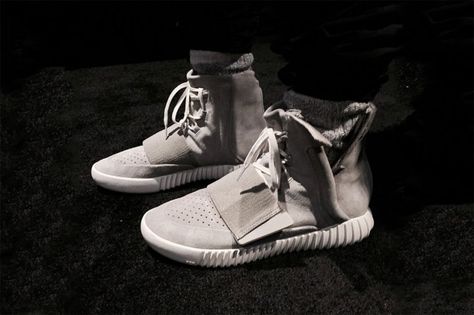 Kanye West Gives Friends and Family Yeezy 750 Boosts Adidas Yeezy 750 Boost, Kanye Yeezy, Yeezy 750, Nike Outlet, Yeezy Shoes, Grey Shoes, Custom Sneakers, On The Ground, Mens Fashion Summer