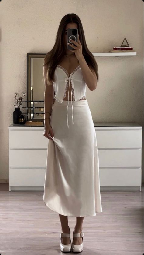 Ethereal Aesthetic Fashion Casual, Satin Outfit Ideas, Ethereal Aesthetic Fashion, Flowy Outfit, Midi Satin Skirt, Satin Outfit, Satin Skirt Outfit, Modest Casual Outfits, Everyday Casual Outfits