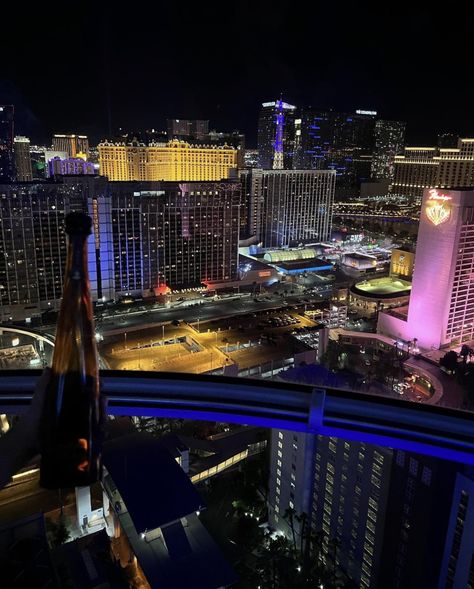 Las Vegas Apartment Aesthetic, Vegas Aesthetic, Las Vegas Apartments, Miami Trip, Vegas Skyline, Black Parade, Disney Magic Kingdom, Apartment Aesthetic, Mirror Pics