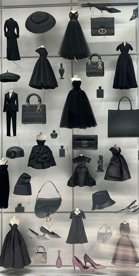 Dior Museum, Fashion Dream Job, Design Moda, Career Fashion, Paris Mode, Fashion Design Portfolio, Moda Paris, Fashion Wallpaper, Fashion Marketing