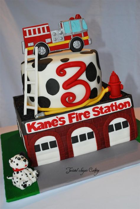 - Fire truck theme birthday cake.  All decorations are fondant. Fire Engine Cake, Fire Fighter Cake, Fireman Cake, Firetruck Cake, 4de Verjaardag, Truck Theme Birthday, Truck Birthday Cakes, Fireman Party, Firetruck Birthday Party