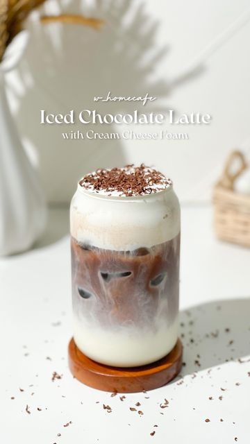 Gen Math, Hot Chocolate With Cheese, Homemade Cream Cheese Recipe, Cheese Foam, Ice Chocolate, Starbucks Coffee Drinks, Ice Milk, Chocolate Powder, Vanilla Syrup