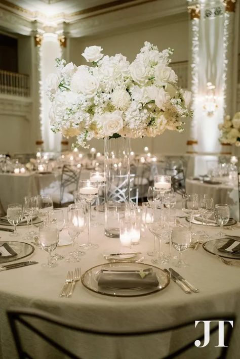 Candle Theme Wedding, Wedding Centerpieces Ideas, White Wedding Centerpieces, Tall Floral Arrangements, White Floral Centerpieces, Centerpieces Ideas, White Flower Arrangements, White Winter Wedding, Tall Wedding Centerpieces