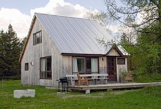 VRBO.com #110596ha - All Season Vermont Vacation Cottage Vermont Vacation, New England Trip, Planning A Road Trip, Vacation Cottage, Quaint Cottage, Porch Veranda, England Trip, Cottage Rental, Road Trip Planning