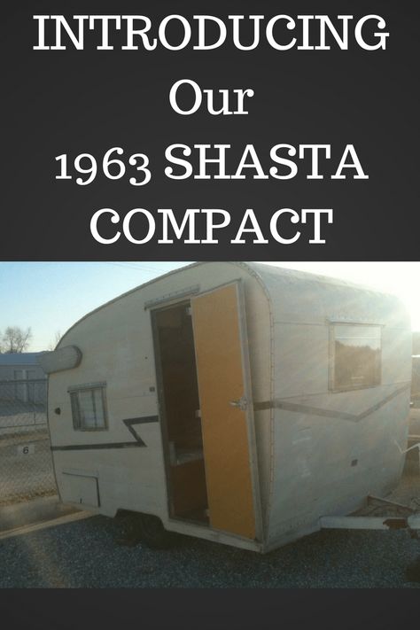 1963 Shasta Compact Shasta Compact, Camper Vintage, Shasta Camper, Camper Design, Vintage Camper Remodel, Teardrop Camper, Vintage Travel Trailers, Camper Decor, Vintage Camper