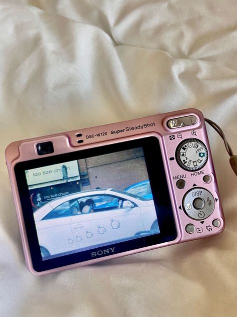 Pink Digital Camera, Y2k Camera, Digi Camera, Pink Camera, Camera Aesthetic, Cute Camera, Camera Photos, Retro Gadgets, Kids Camera