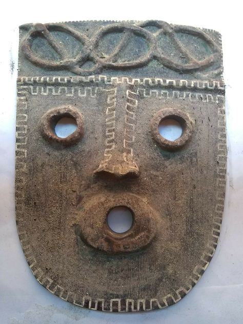 Ancient Celtic Ceremonial mask. Date: unknown. Origin: Scotland Celtic Mask, Mask Date, Celtic Clothing, Chinese Folk Art, Ceramic Mask, Theatre Masks, Celtic Culture, Costumes For Teens, Larp Costume