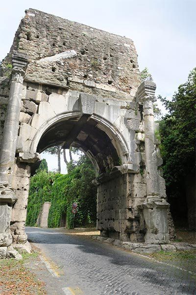 Appian Way Rome, Sol Invictus, Rome History, Garden Lodge, Appian Way, Via Appia, Roman Roads, Europe Italy, Rome Tours