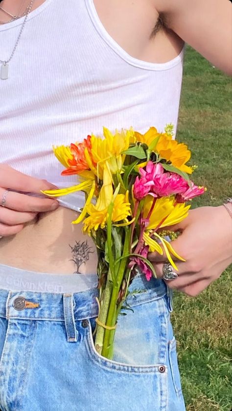 Johnny Orlando Shirtless, Orlando Tattoo, Flower Bouquet Tattoo, Bouquet Tattoo, Johnny Orlando, S Tattoo, White Aesthetic, Instagram Aesthetic, Orlando