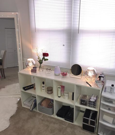 Lash Room In Bedroom, Esthetician Rooms, Brow Room, Dorm Room List, Girly Bedroom Decor, Lash Room Ideas, Lash Room Decor, Lash Studio, Esthetician Room