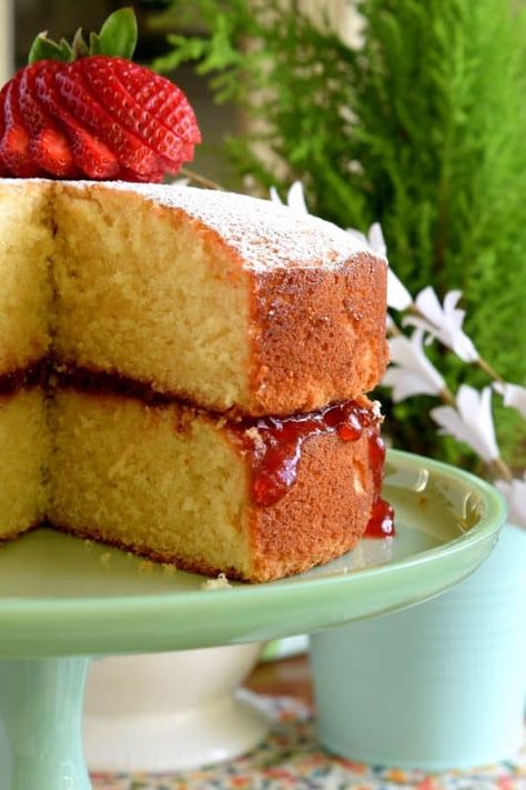 Layered Loaf Cake, Apple Jelly Cake Recipe, Apple Jelly Cake, Jam Cake Recipe, Basic Vanilla Cake Recipe, Jam Cake, Cake Recipes At Home, Cake Filling Recipes, Pecan Tarts