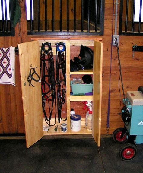 Cabinets on stall fronts for the little bits and bobs - brushes, sprays, polos, and so on! Barn Cabinets, Tack Storage, Tack Locker, Stall Fronts, Barn Hacks, Stall Door, Barn Stalls, Wood Decorations, Dream Horse Barns