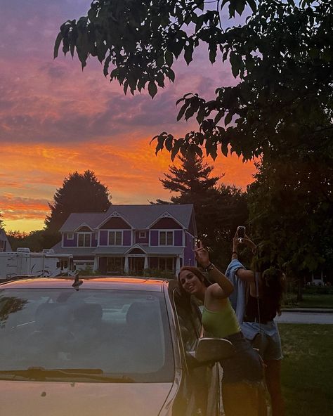 Sunset | sunmer | friends | aesthetic | off guard | candid | in the moment | vibe Off Guard Pictures Friends, Off Guard Pictures Aesthetic, Off Guard Pictures, Pictures Friends, Friends Aesthetic, Just Love, Aesthetic Pictures, Feel Good, In This Moment