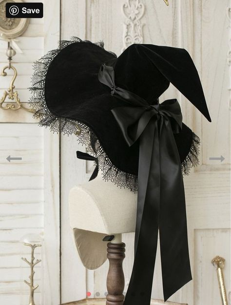 Halloween Entry Table, Witch's House, Witch Costumes, Halloween Witch Hat, Witch Outfit, Halloween Inspo, Fantasias Halloween, Witch Costume, Halloween Door