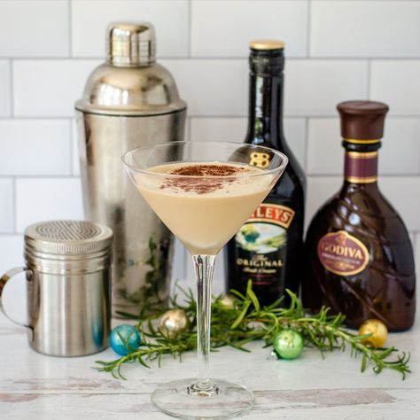 This chocolate martini recipe with Godiva and Baileys is the perfect cocktail for dessert or any time you need a little chocolate. It’s a smooth, creamy, decadent, and chocolatey indulgence for holiday or everyday celebrations! This cocktail is so easy, but it includes all the yummy flavors of your favorite chocolate truffles—including Godiva chocolate and... Read More The post Godiva Chocolate Martini That’s Perfect For Dessert appeared first on Coastal Wandering. Sweet Martini Recipes, Espresso Martini With Baileys, Godiva Chocolate Martini, Godiva Chocolate Liquor, Baileys Martini, Sweet Martini, Chocolate Martini Recipe, Recipes With Ingredients, Espresso And Cream