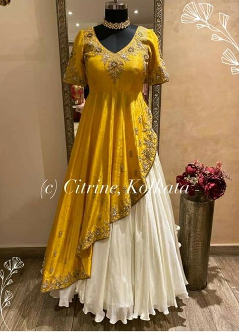 Haldi Outfits, Long Gown Design, Indian Fashion Trends, Lehenga Designs Simple, Latest Dress Design, Stylish Short Dresses, Long Dress Design, Fancy Dresses Long, Indian Gowns Dresses