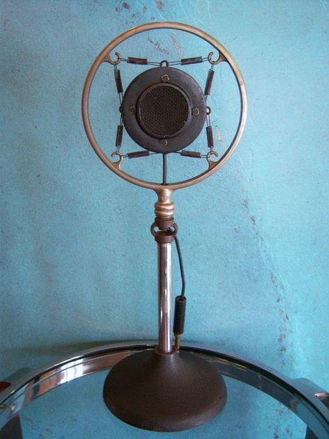 Microphone on a smaller stand. Maybe if a character is seated at a desk? (Set) Old Fashioned Microphone, Microphone Images, Old Microphone, Gala Decorations, Video Set, Space Project, Vintage Technology, King's Speech, Set Dressing