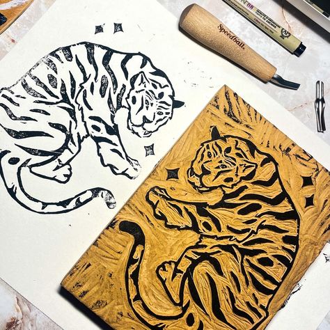 Tiger | linocut | relief print | block printing | art| handmade Lino Art Animal, Lino Print Pattern Printmaking, Tiger Block Print, Tiger Lino Print, Ink Block Prints, Animal Block Print, Linocut Ideas Easy, Lino Print Tote Bag, Linocut Tiger