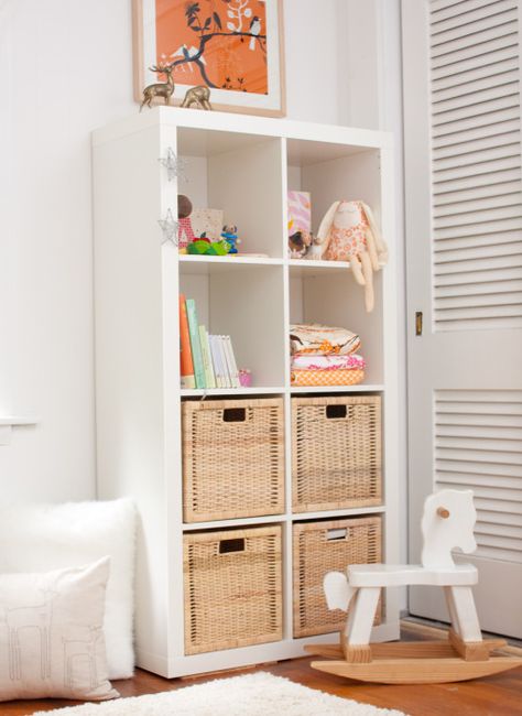 Ikea Cubes, Modern Baby Nursery, Ikea Bookcase, Ikea Expedit, Ikea Shelves, Nursery Modern, Nursery Storage, Ikea Storage, Big Girl Rooms