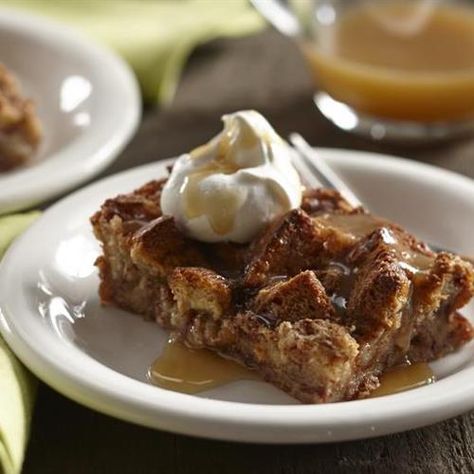 Karo Foodservice - RumChata® Bread Pudding English Bread Pudding Recipe, English Bread Pudding, Slow Cooker Bread Pudding, English Bread, Perfect Pork Chops, Recipes Using Cake Mix, Slow Cooker Bread, Slow Cooker Times, Apple Walnut