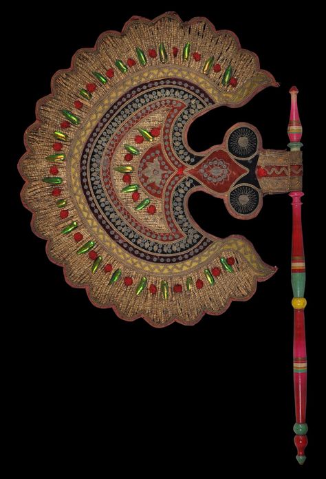 Hand Fans Diy, Alpona Design, Beetle Wings, Diwali Decoration Items, Indian Arts And Crafts, Antique Fans, Preparing For Marriage, Bridal Gift Wrapping Ideas, Vintage India