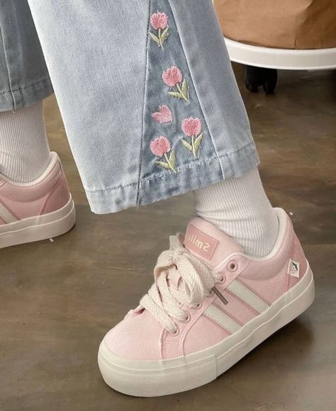 Tulip Pants, Embroidery Pants, Kawaii Store, Flower Pants, Pretty Shoes, Casual Style Outfits, Dream Clothes, Cute Fashion, Cute Shoes