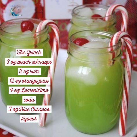 Alcohol Christmas Drinks, Fun Christmas Drinks, Christmas Drinks Alcohol Recipes, Xmas Drinks, Christmas Party Drinks, Christmas Drinks Recipes, Christmas Drinks Alcohol, Creative Cocktails, Tropical Drinks