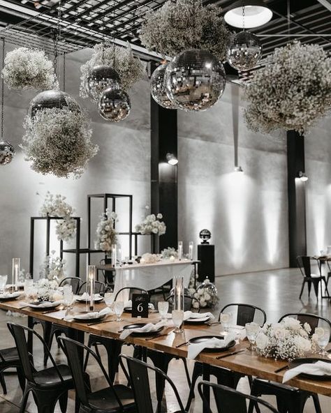 - Check more at https://howcandothis.com/weddingideas/98890/ Old Hollywood Wedding Decor, Old Hollywood Wedding Theme, Silver Wedding Ideas, Industrial Modern Wedding, Industrial Wedding Decor, End Of 2022, Industrial Chic Wedding, Disco Decorations, Disco Party Decorations