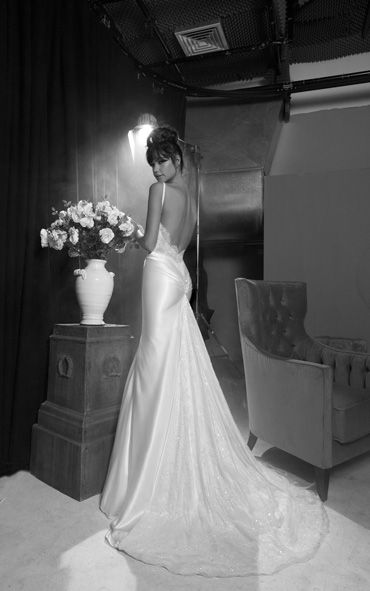 $$$ Inbald Dor (Israeli designer) Inbal Dror, Berta Bridal, Timeless Wedding Dress, 2016 Wedding Dresses, Backless Wedding, Dream Wedding Ideas Dresses, A Wedding Dress, Backless Wedding Dress, Bridal Photos