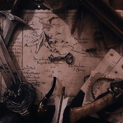 Kunstjournal Inspiration, Medieval Aesthetic, Into The West, Royal Aesthetic, The Pirate King, Legolas, Dark Academia Aesthetic, Fantasy Aesthetic, Academia Aesthetic