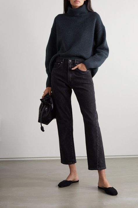 Culotte Outfit, Cashmere Turtleneck, Mode Inspo, Sweater Design, Outfits Casuales, Net A Porter, Classy Outfits, Minimalist Fashion, Autumn Winter Fashion