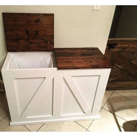 Double trash that's hidden! Now keeps it out of site but also prevents fur babies from getting in Trash And Recycling Bin, Recycle Trash, Night Stand, Recycling Bins, Diy Kitchen, Decor Rustic, Kitchen Organization, New Kitchen, Design Interior