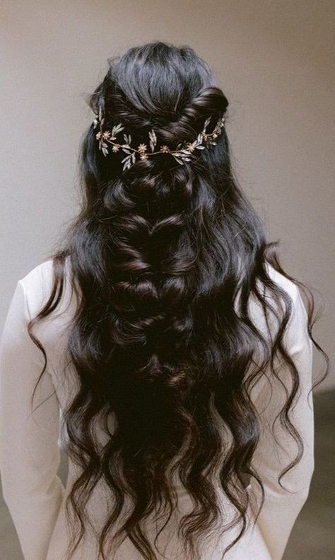 Novel Aesthetic, Bridgerton Vibes, For Long Hair Hairstyles, Jay Kay, Long Hair Hairstyles, For Medium Length Hair Hairstyles, Medium Length Hair Hairstyles, Flowers Beads, Pearl Flowers