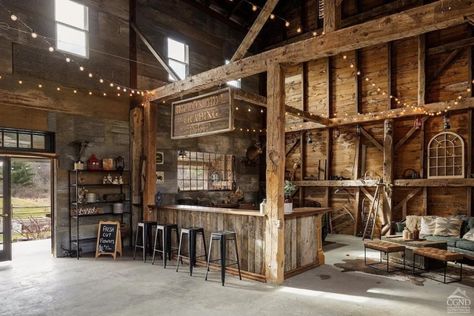 Party Barn - Rural Intelligence Barn Restaurant, Barn Venue Ideas, Party Barn Ideas, Barn Party, Party Barn Interior, Old Barn Restoration, Barn Bar, Pine Wood Flooring, Green Barn