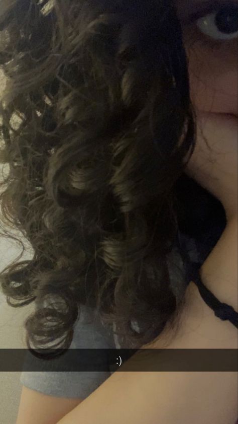 Curly Hair Selfie, Fashion Pose, Curly Hair Photos, Colored Curly Hair, Natural Curls Hairstyles, Curly Hair Inspiration, Selfie Ideas Instagram, Dream Hair, Cute Selfie Ideas