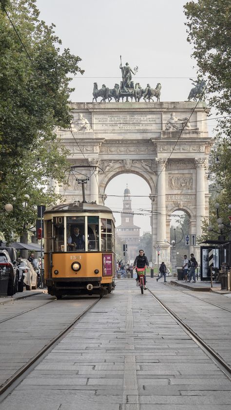 36 Hours in Milan: Things to Do and See - The New York Times Milan City, Galleria Vittorio Emanuele Ii, Fashion Landscape, No Dudes, Patricia Urquiola, The Cloisters, Dig Deep, Street Cars, Milan Italy