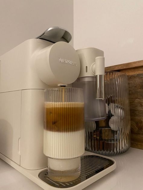 Capsule Coffee Machine, Neutral Kitchen, Coffee Obsession, Coffee Bar Home, Coffee Corner, Coffee Aesthetic, Aesthetic Coffee, Coffee Station, Coffee Love