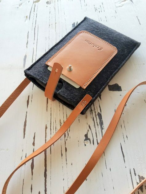 iPhone Cross Body - iPhone Case with Strap - Wool Felt Leather - eco friendly-handmade in Switzerland Iphone Case With Strap, Leather Ideas, Back To, Phone Pouch, Leather Gifts, Leather Bags Handmade, Leather Projects, To The, Leather Diy