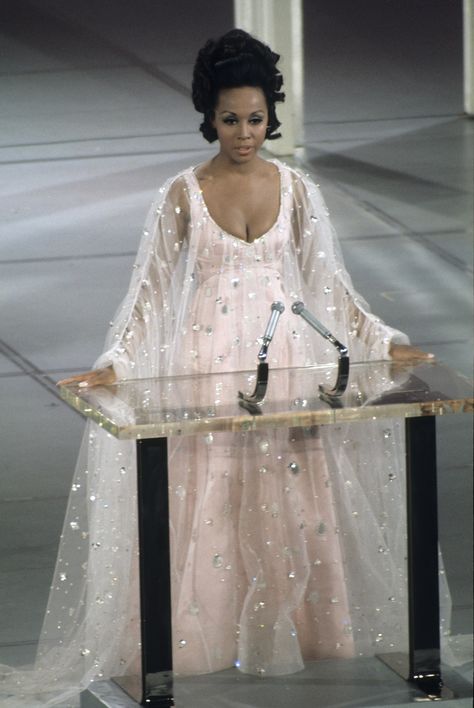 Diahann Carroll                                                                                                                                                                                 More Best Oscar Dresses, Diahann Carroll, Hollywood Vintage, Black Glamour, Glamour Vintage, Black Actresses, Vintage Black Glamour, Oscar Dresses, Black Hollywood